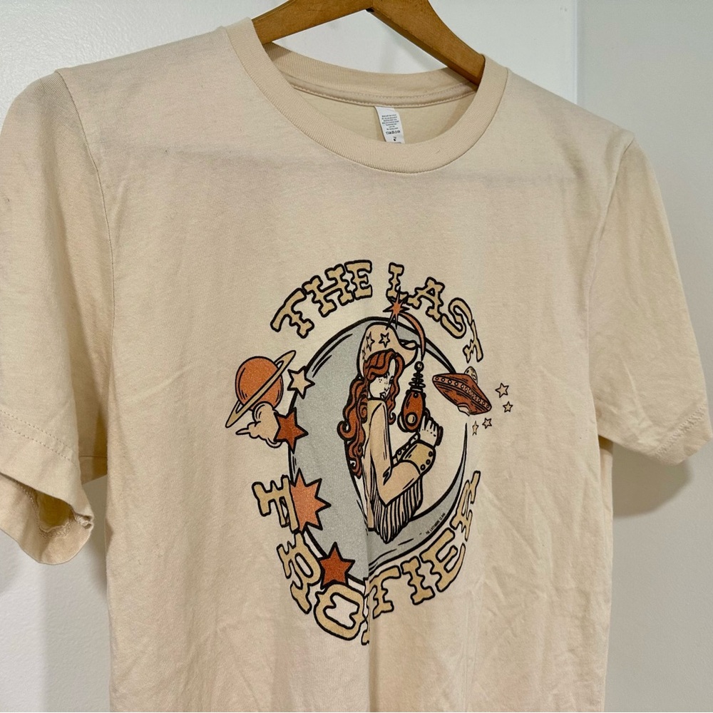 The Last Frontier Cream Graphic T-Shirt with Retro Western Design